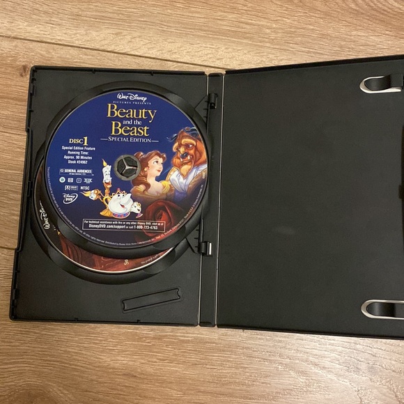 Variety of Disney and other classic kid’s DVD’s - Picture 7 of 8